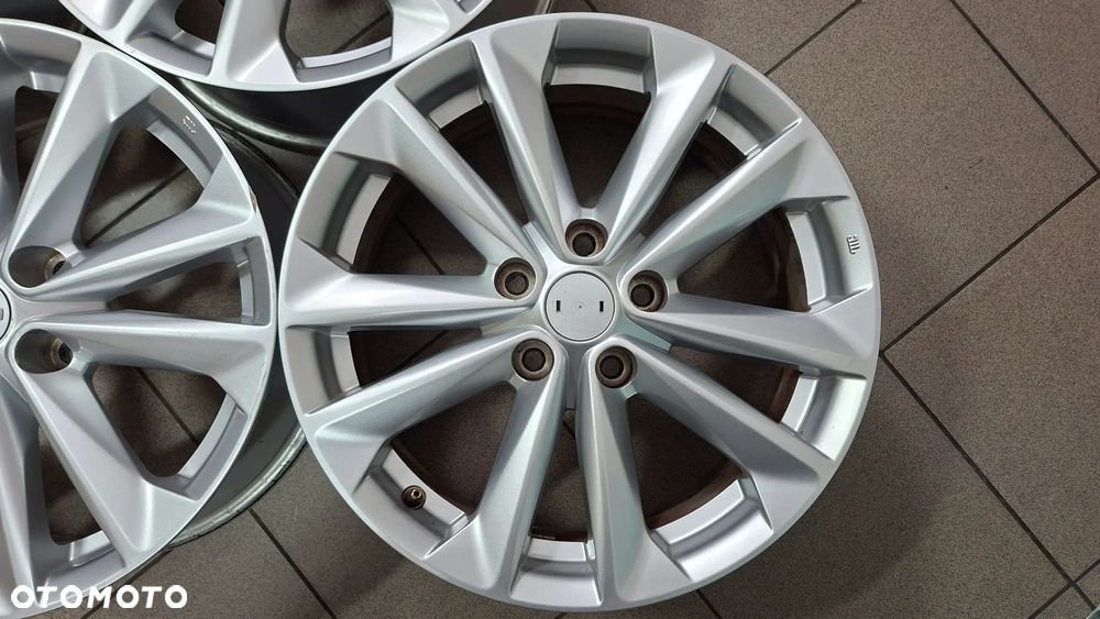 Felgi Aluminiowe 17 Nissan Qashqai J11 5x114.3 ET 40 - 5