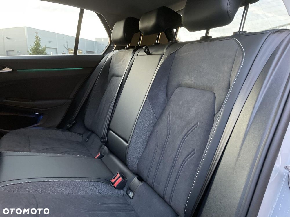 Volkswagen Golf - 22