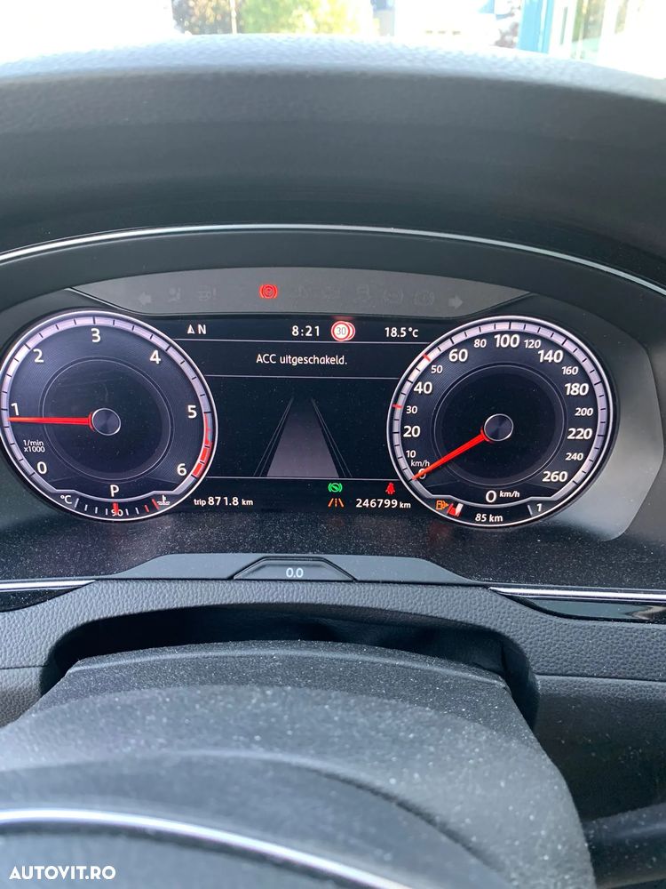 Volkswagen Passat 2.0 TDI SCR 4Motion DSG Highline - 10