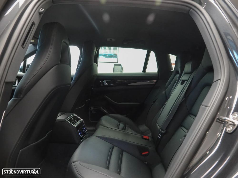 Porsche Panamera Sport Turismo 4 E-Hybrid - 45