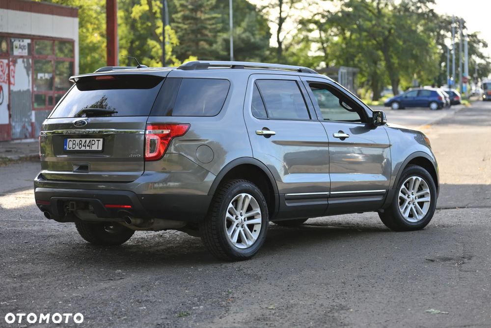 Ford Explorer - 2