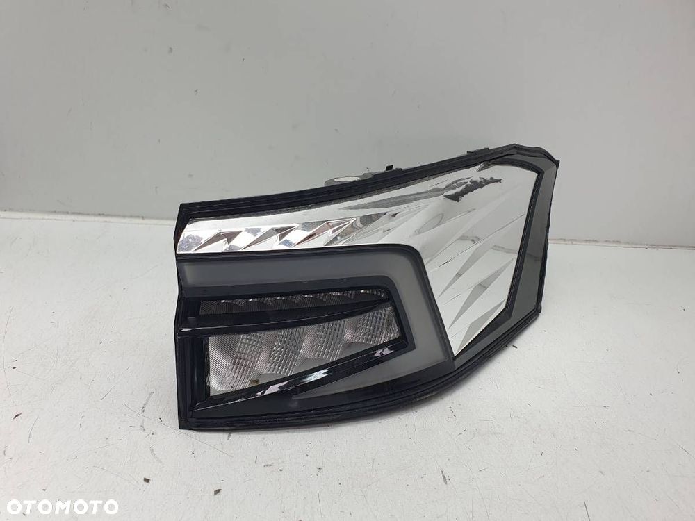 LAMPA TYŁ PRAWA KOMBI SKODA SUPERB IV 3P0945096 USZKODZONA 3P