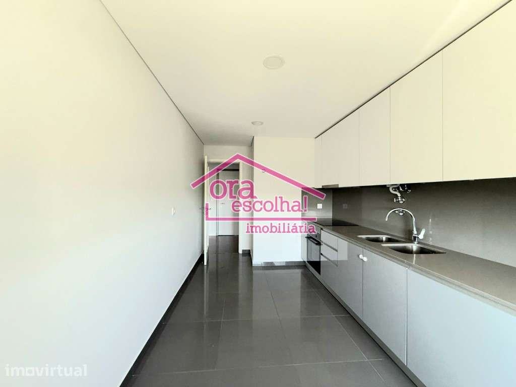 Apartamento T2 RECENTE com acabamentos modernos, 87 m2 de área brut... - Grande imagem: 2/14
