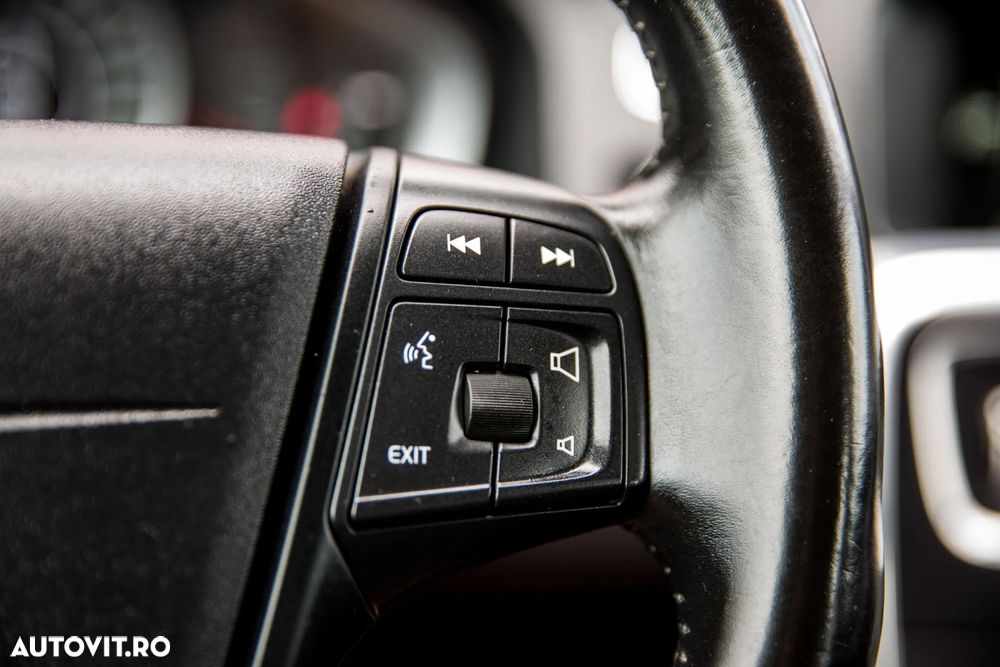 Volvo V60 D2 Geartronic Kinetic - 33