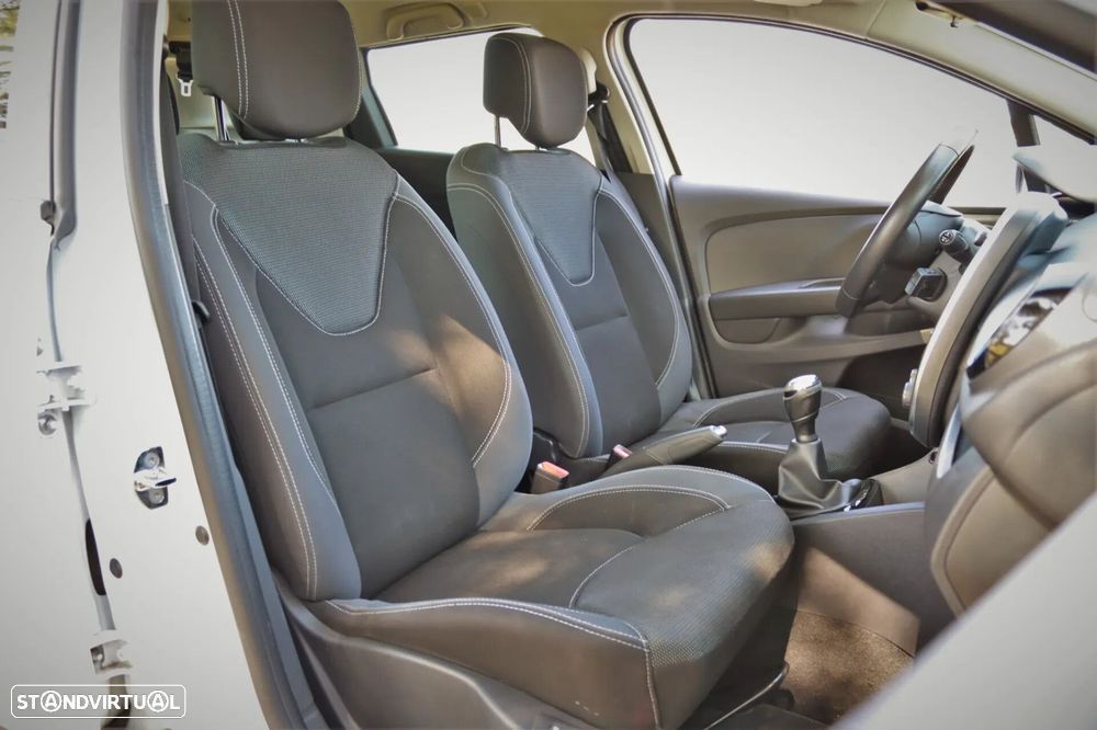 Renault Clio Sport Tourer - 15