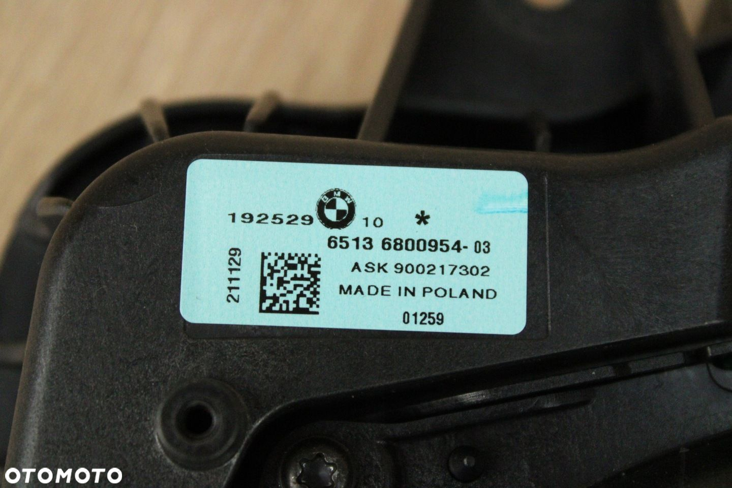 ORYGINALNY GŁOŚNIK PODŁOGI NISKOTONOWY PRAWY BMW G30 G11 6800954 34km - 3