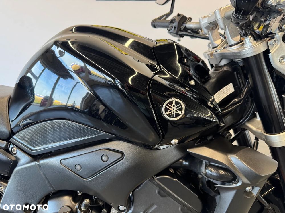 Yamaha FZ - 10