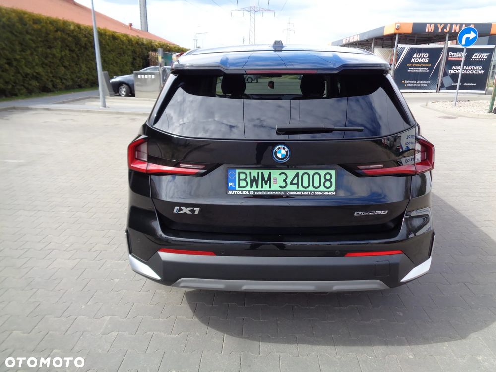 BMW iX1 eDrive20 xLine - 8