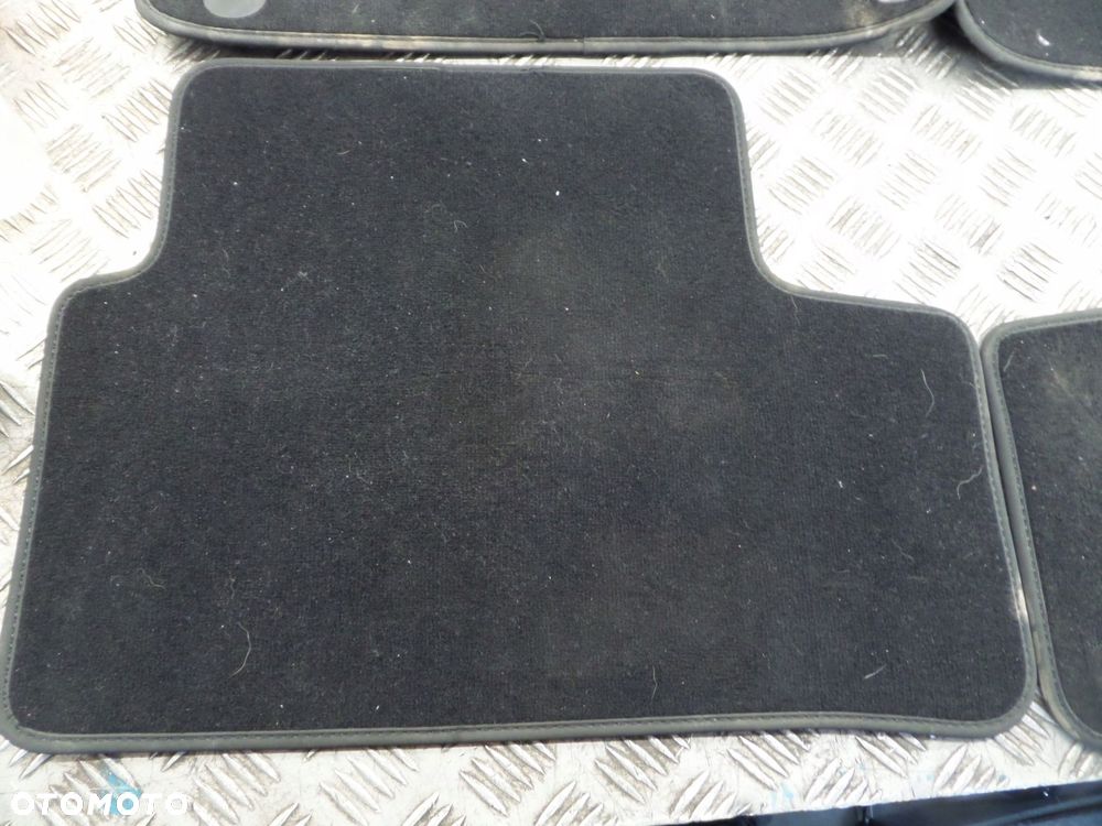 dywaniki welurowe mercedes benz a-klasa w177 a177680602 amg - 2