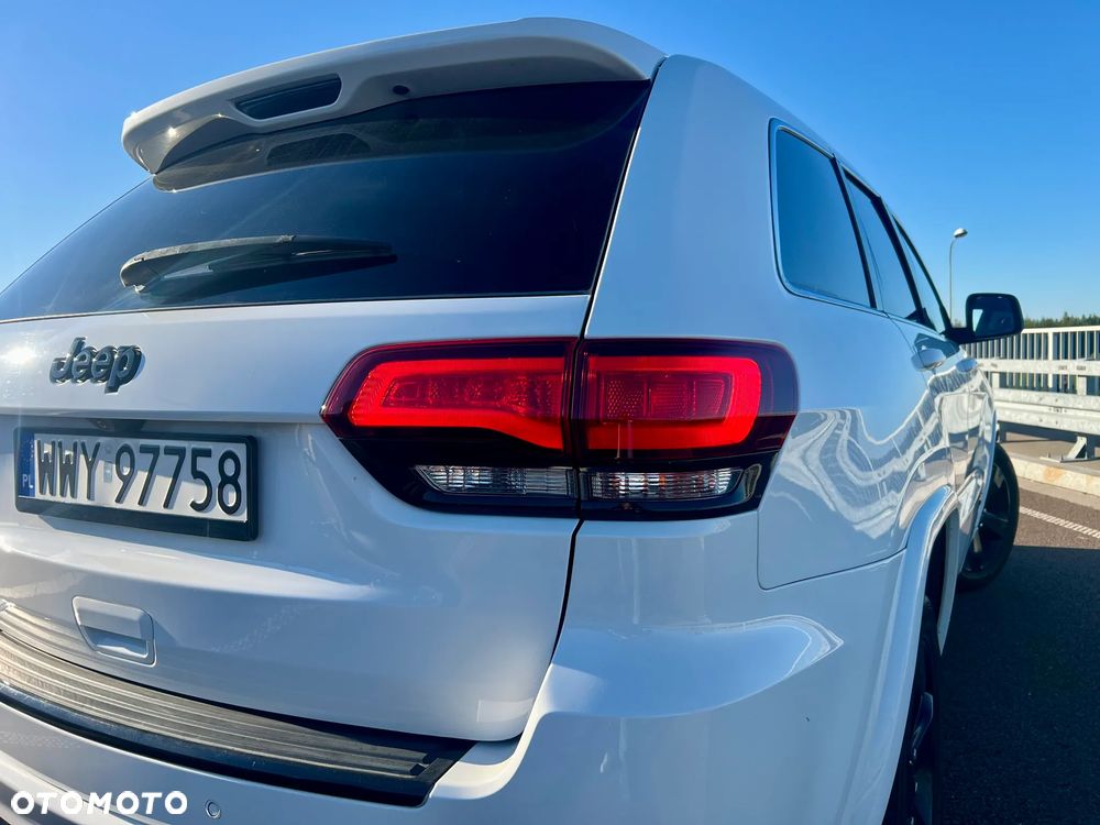 Jeep Grand Cherokee - 25