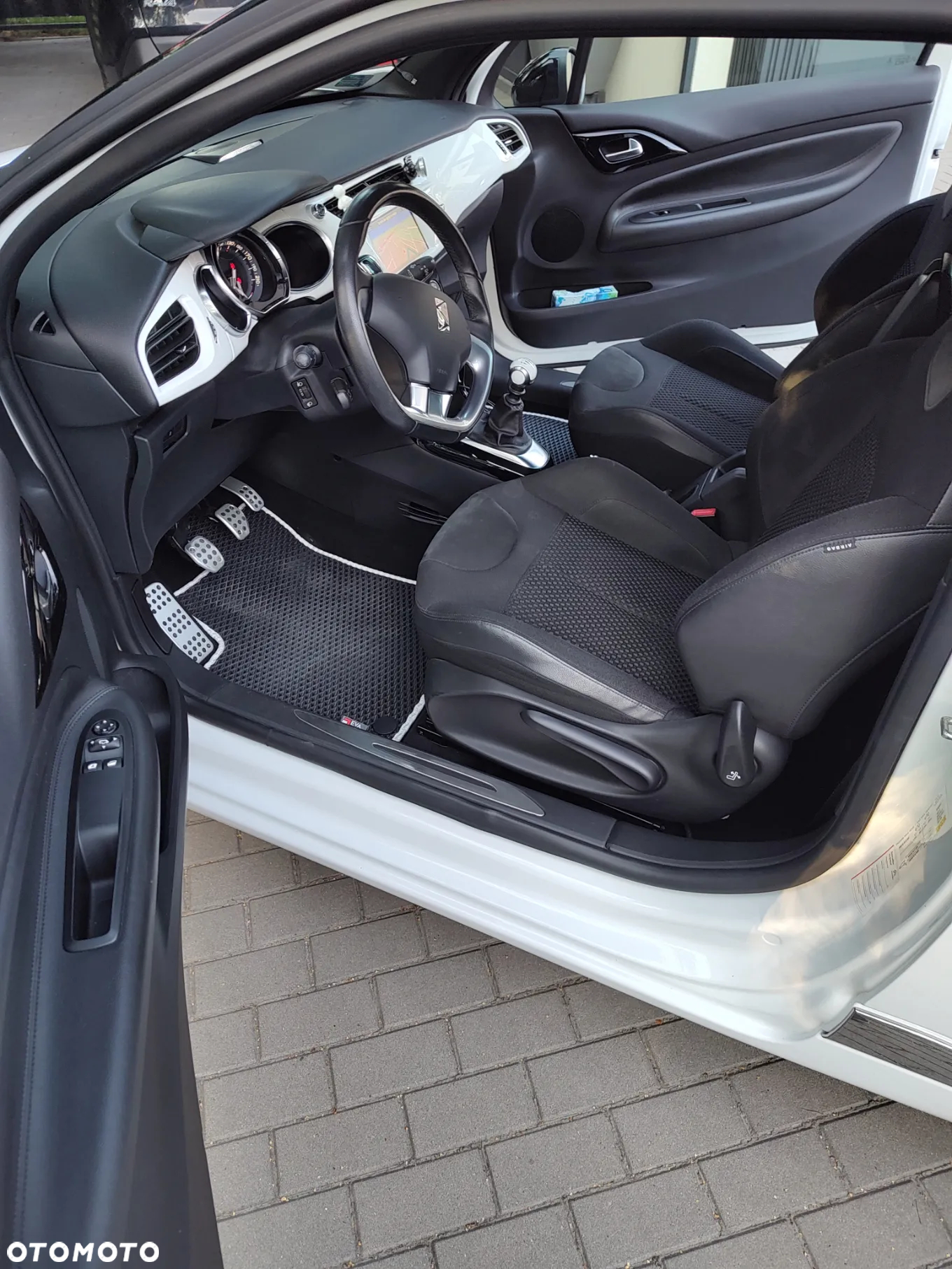 Citroën DS3 1.6 THP SportChic - 11