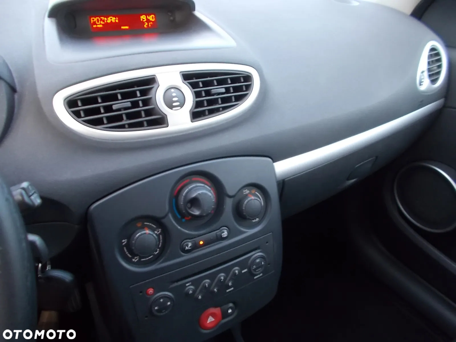 Renault Clio 1.2 TCE Expression - 10