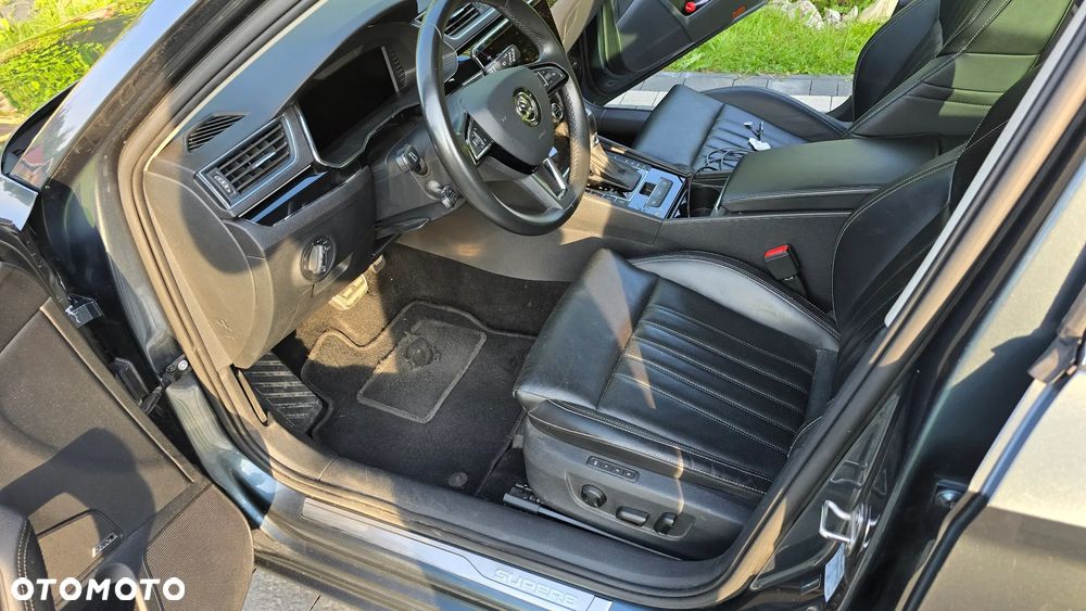 Skoda Superb 2.0 TDI SCR 4x4 L&K DSG - 8