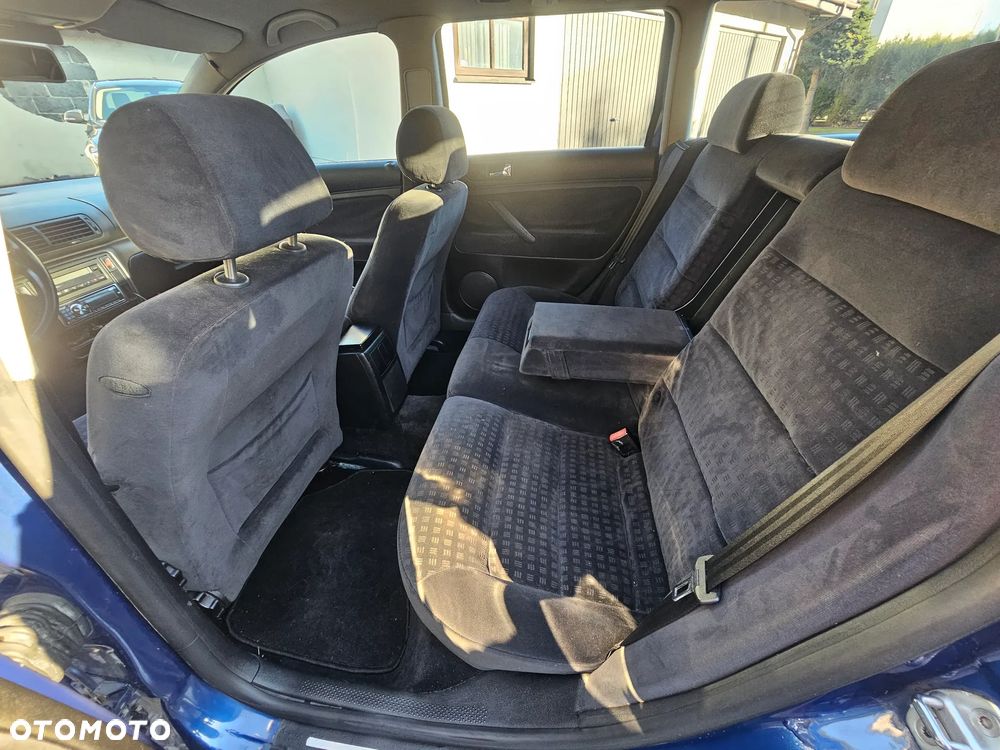 Volkswagen Passat 1.9 TDI Comfortline - 23