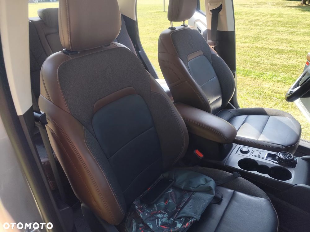 Ford Bronco - 17