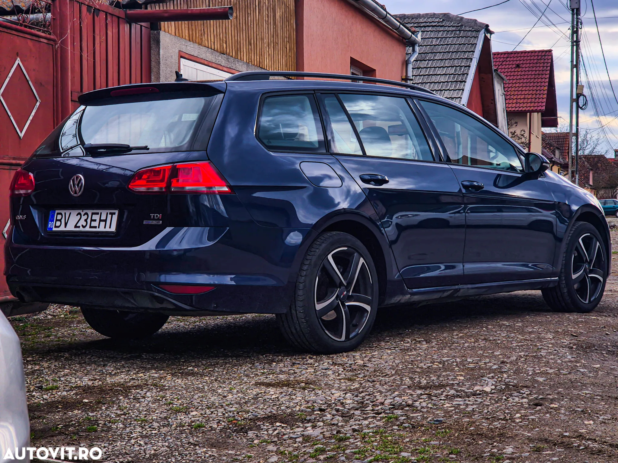 Volkswagen Golf 1.6 TDI DPF DSG BlueMotion Technology Trendline - 5