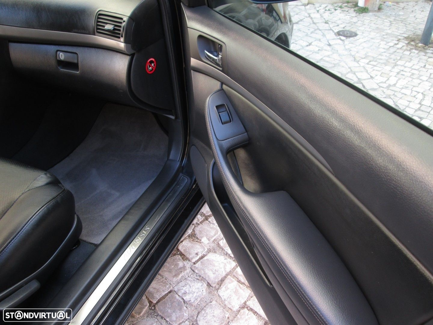 Toyota Avensis SW 2.0 D-4D Sol+GPS - 40