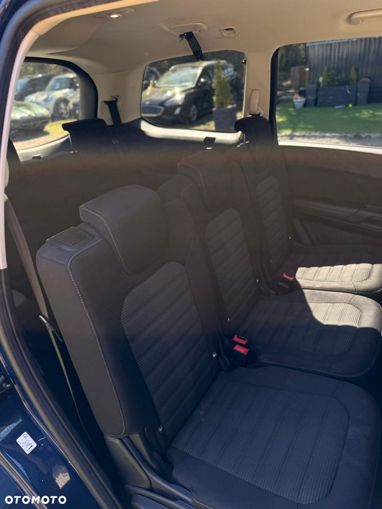 Ford Galaxy - 8