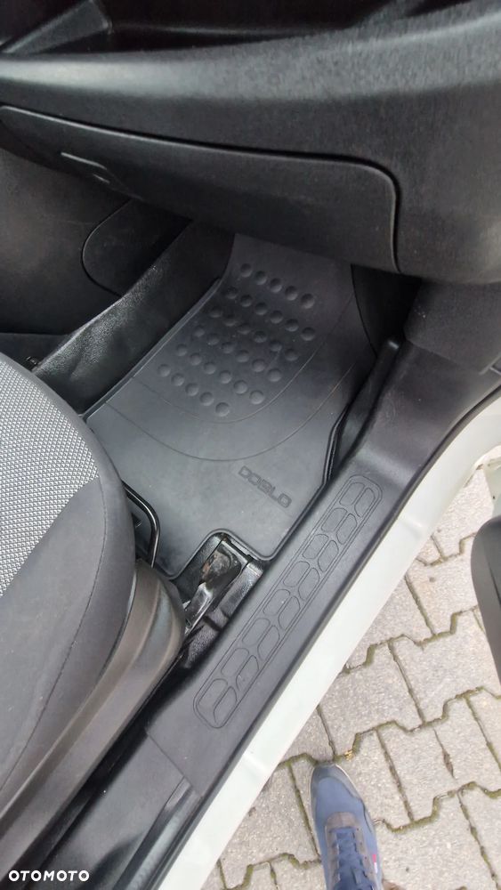 Fiat Doblo - 32