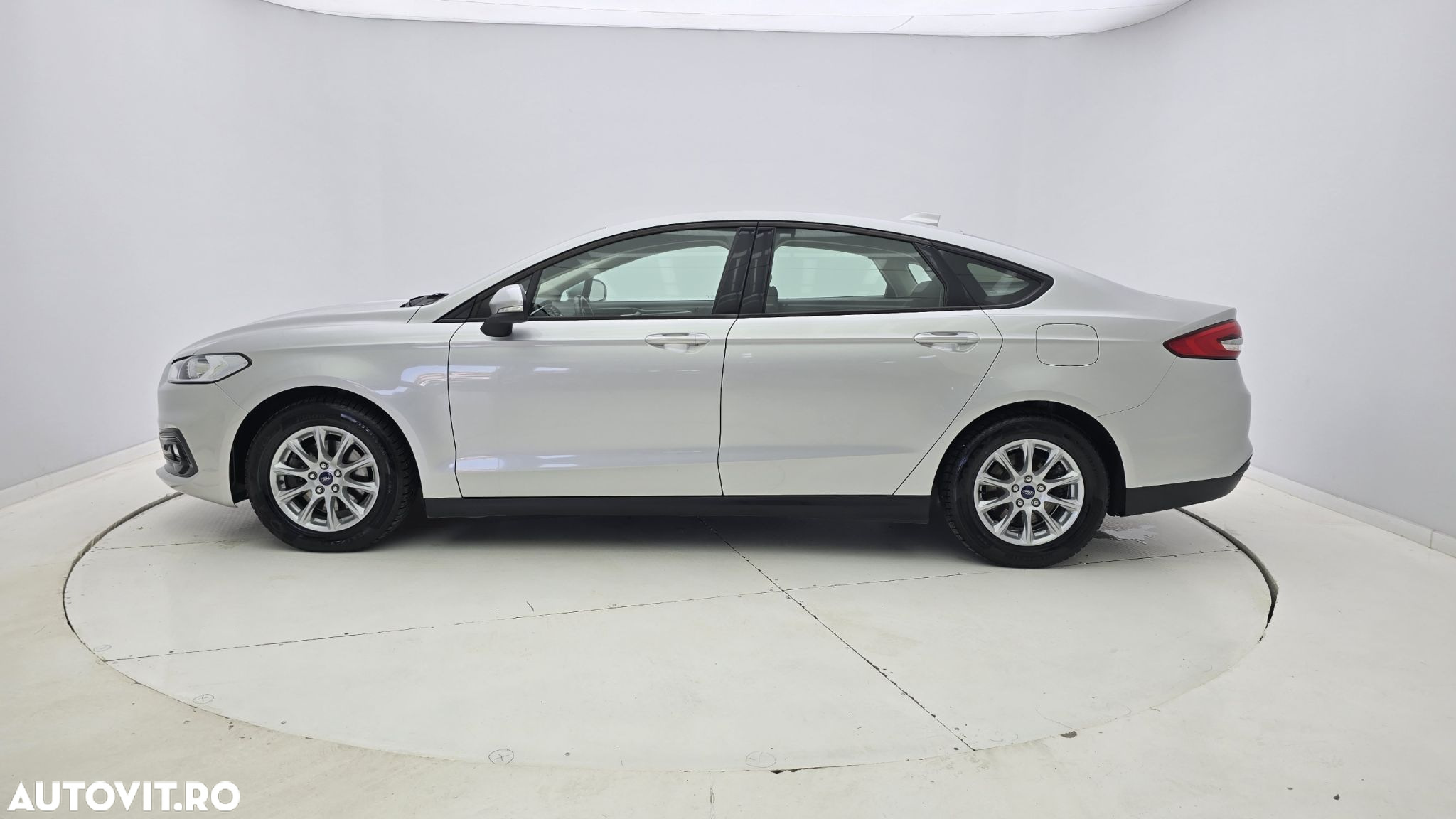 Ford Mondeo 2.0 HEV Trend - 9