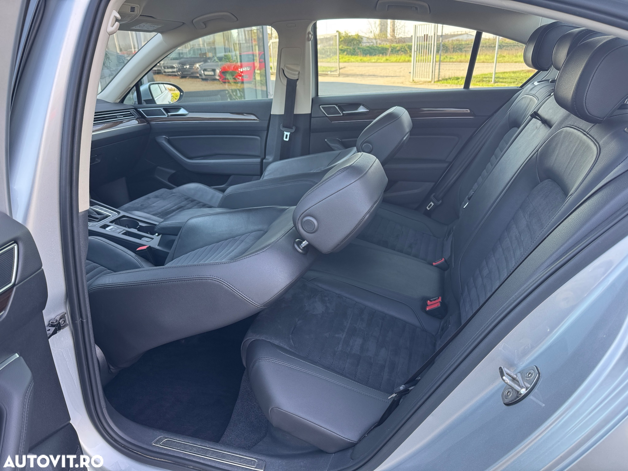 Volkswagen Passat 2.0 TDI DSG 4Motion Highline - 10