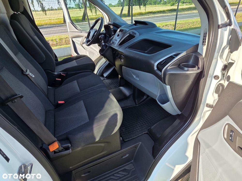 Ford TRANSIT CUSTOM - 18