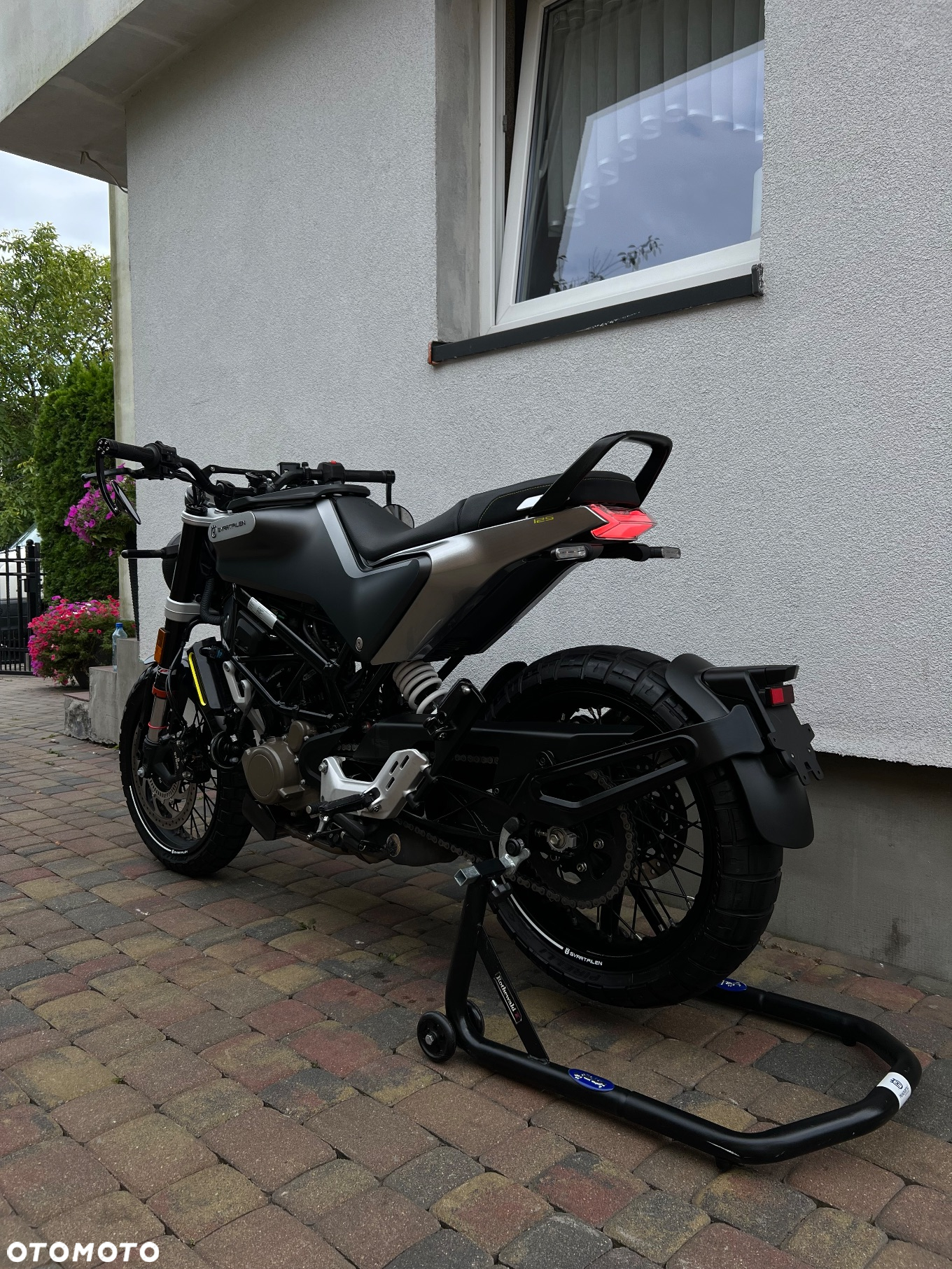 Husqvarna Svartpilen - 6