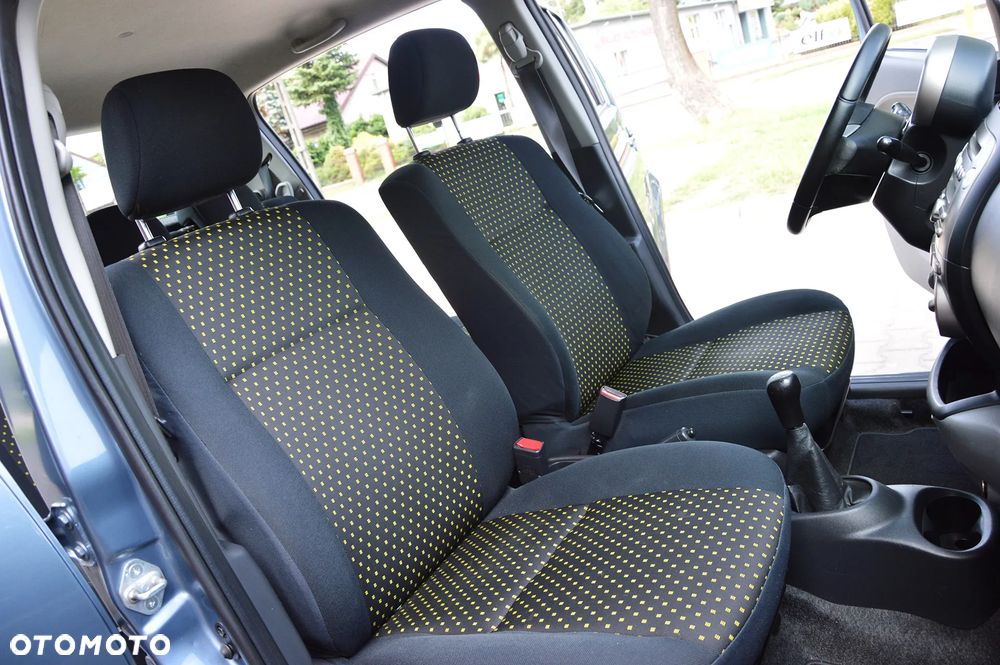 Daihatsu Sirion - 22