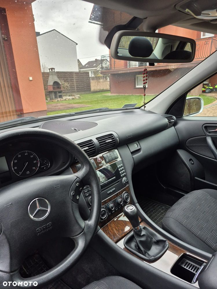 Mercedes-Benz Klasa C 180 Kompressor Classic - 14
