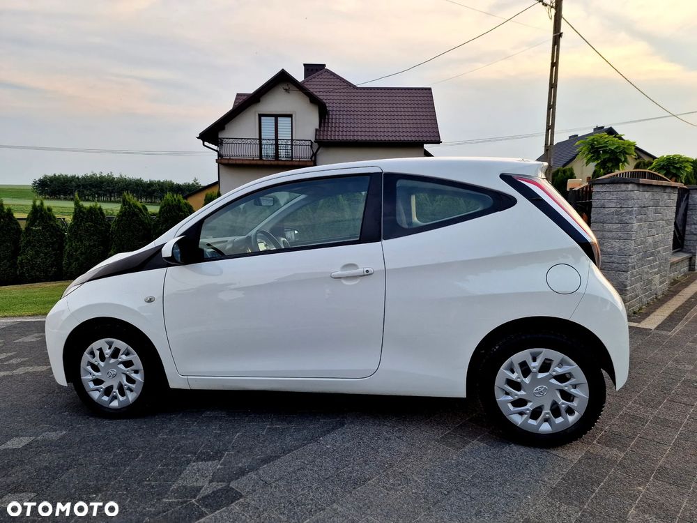 Toyota Aygo x-play - 3