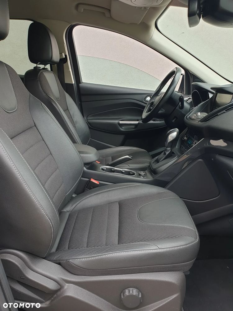 Ford Kuga 2.0 TDCi 4x4 Titanium - 32