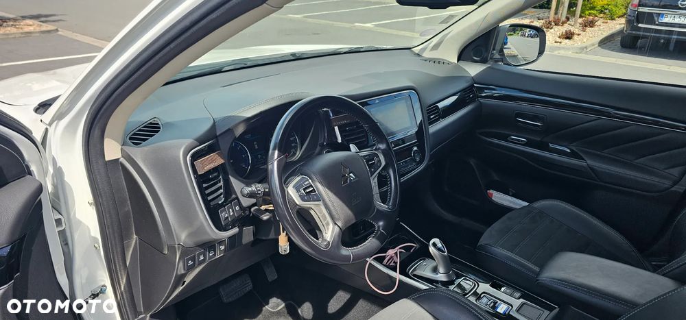 Mitsubishi Outlander Intense + - 25