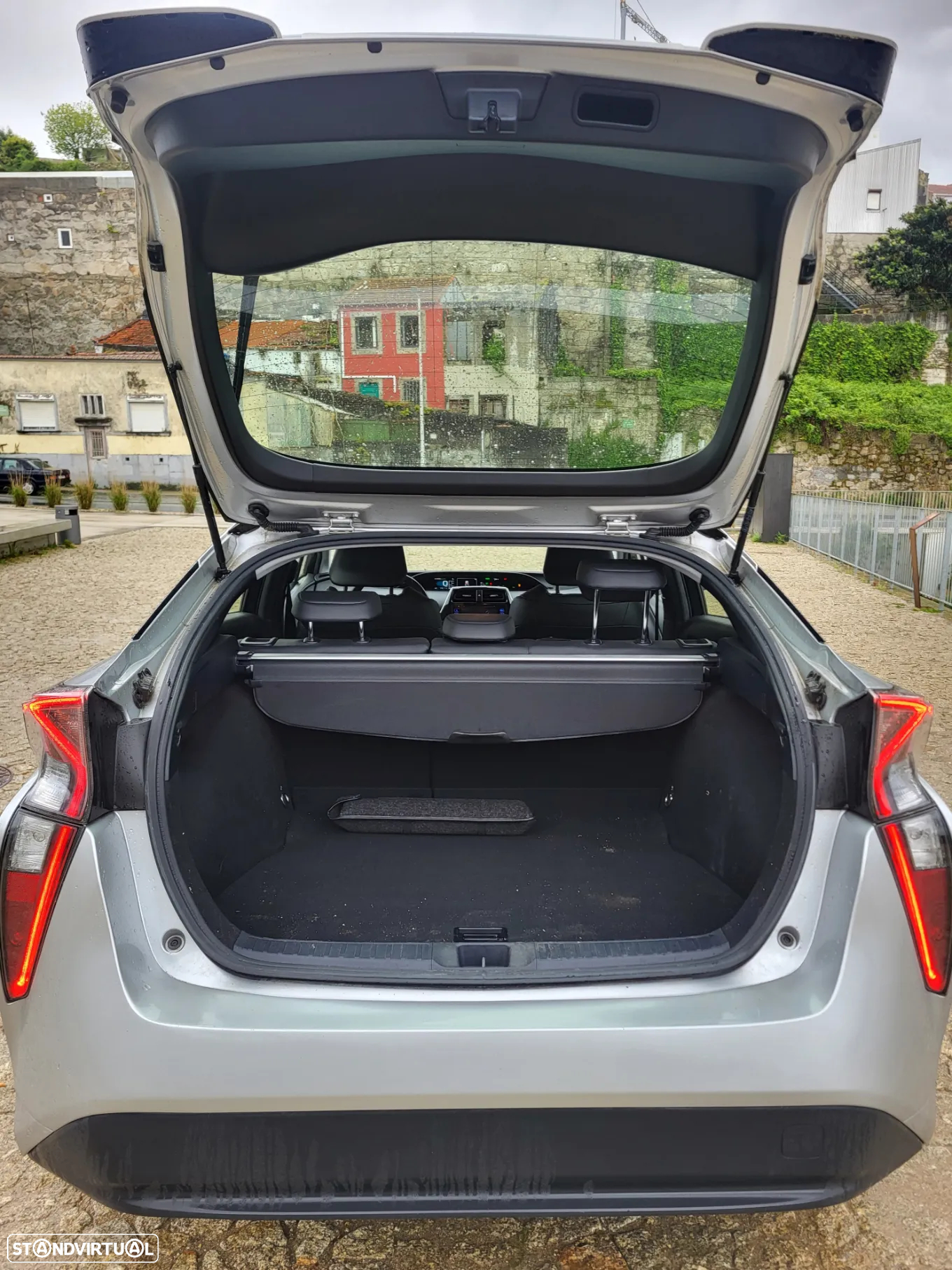 Toyota Prius 1.8 Luxury Pele - 24