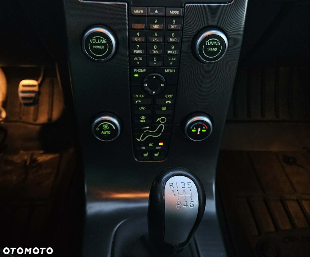 Volvo V50 D2 R-Design - 17