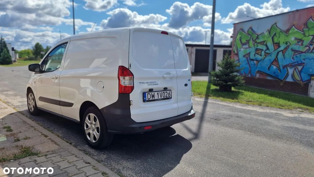 Ford Transit Courier - 4