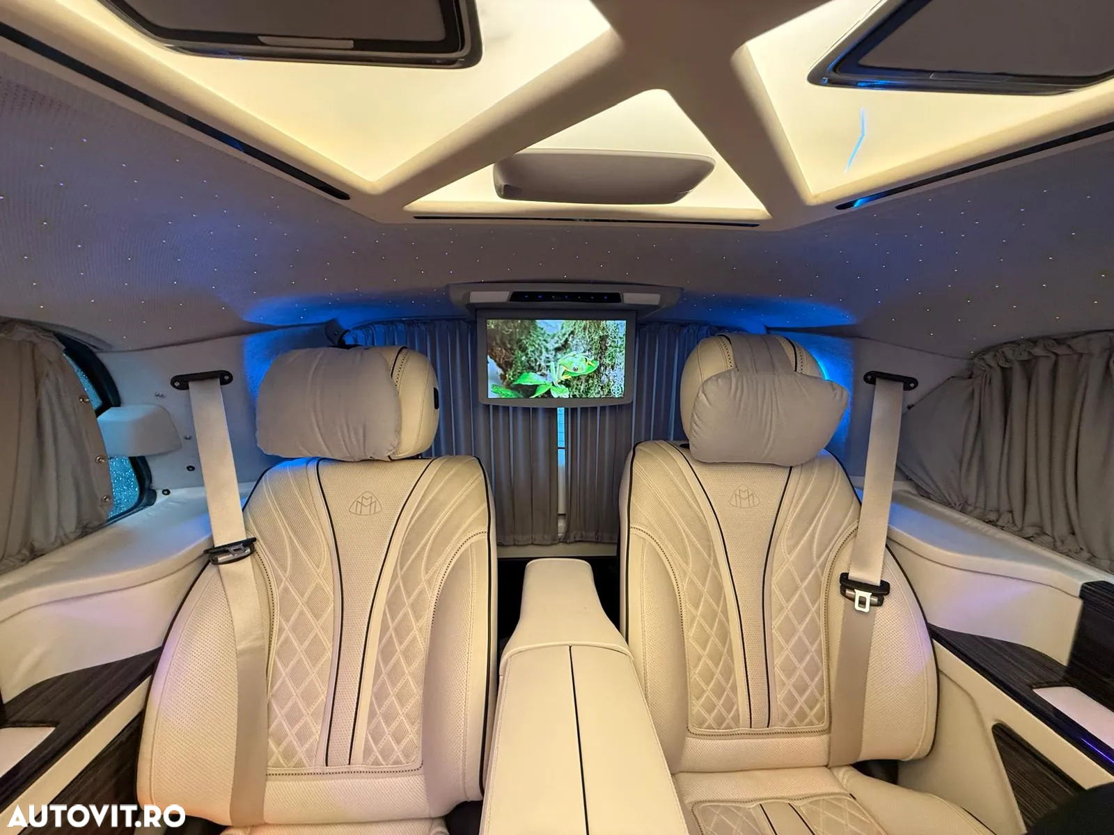 Mercedes-Benz V - 8