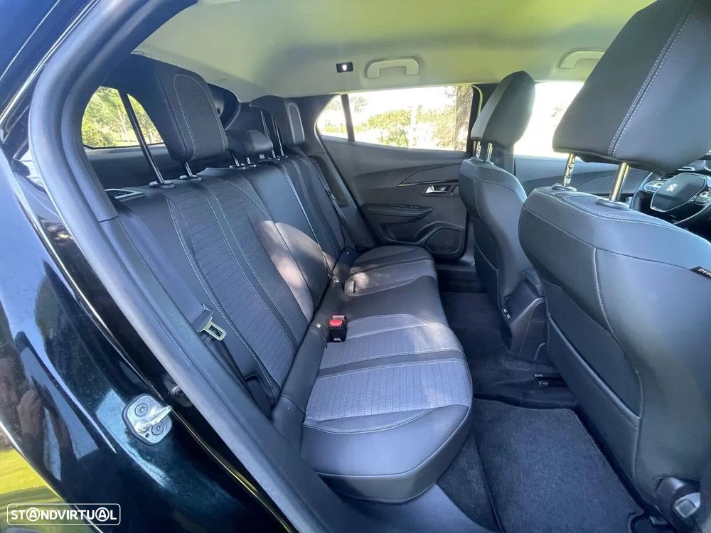 Peugeot e-2008 50 kWh Allure - 17