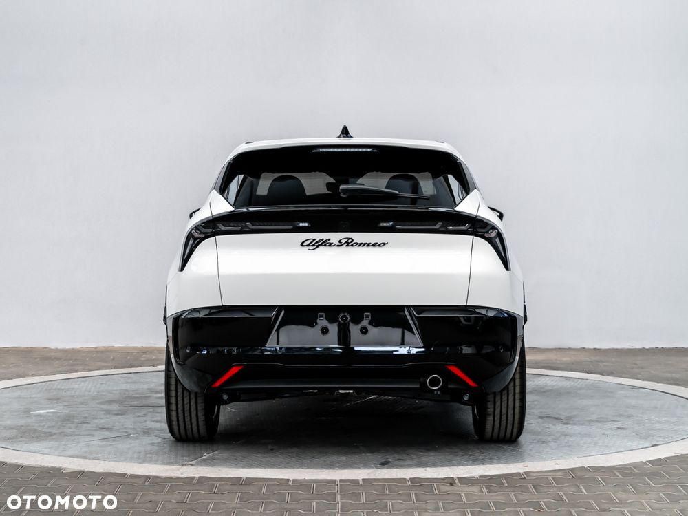 Alfa Romeo Junior 1.2 mHEV Ti eDCT - 4