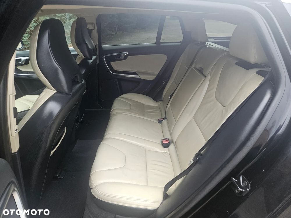 Volvo V60 DRIVe Summum - 38