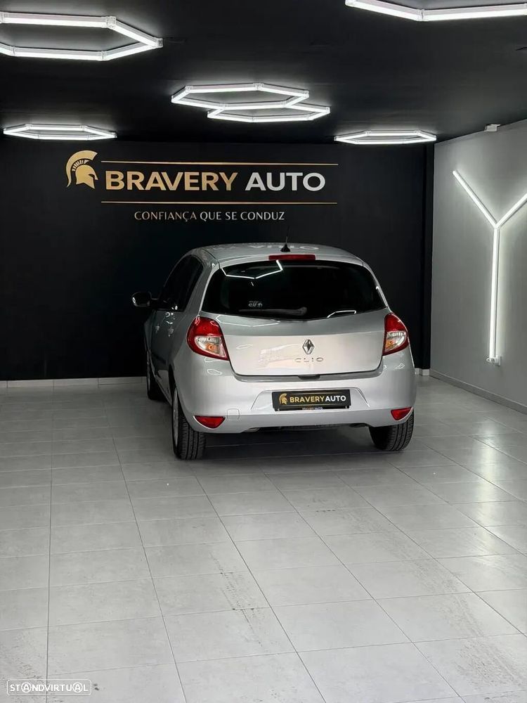 Renault Clio 1.2 16V Dynamique - 9