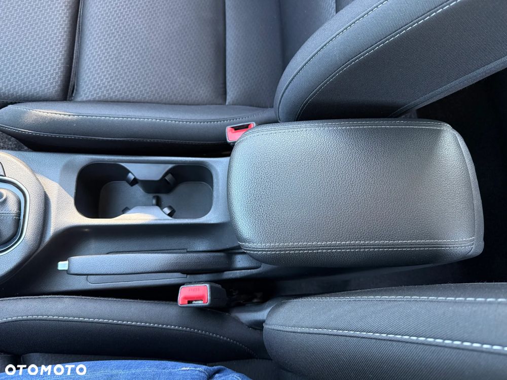 Hyundai i30 1.6 CRDI DCT Intro - 25