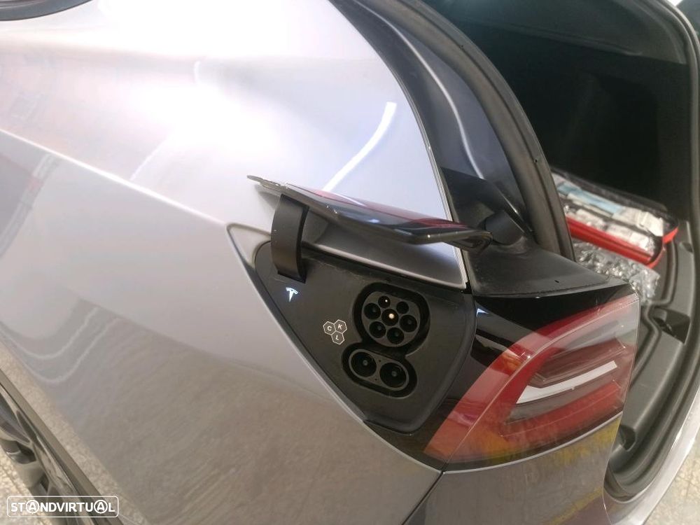 Tesla Model Y Performance Tração Integral - 12
