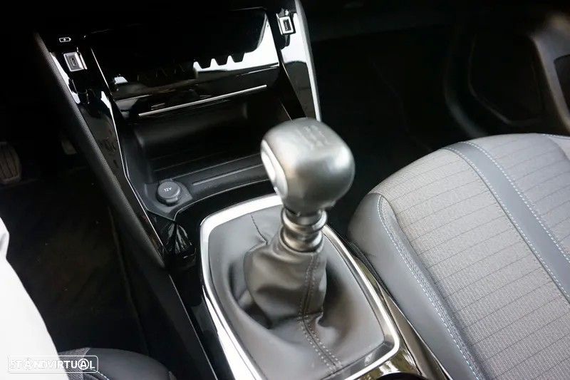 Peugeot 208 1.2 PureTech Allure Pack - 29