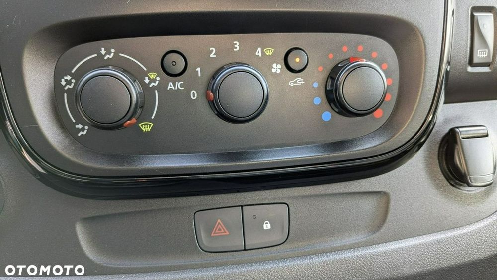 Opel Vivaro - 25