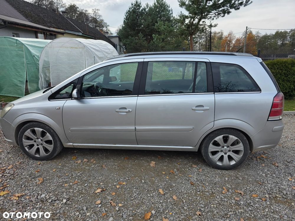 Opel Zafira 1.9 CDTI Cosmo - 2