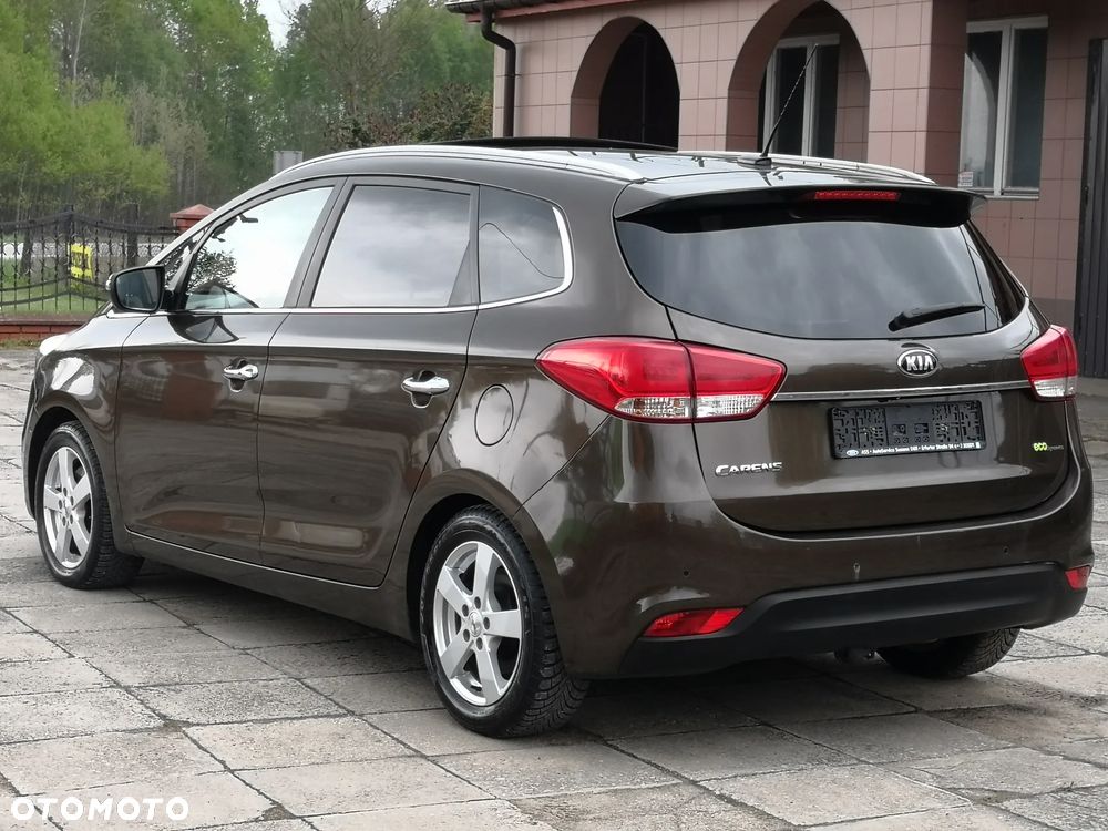 Kia Carens 1.7 CRDi 136 Dream Team Edition - 9