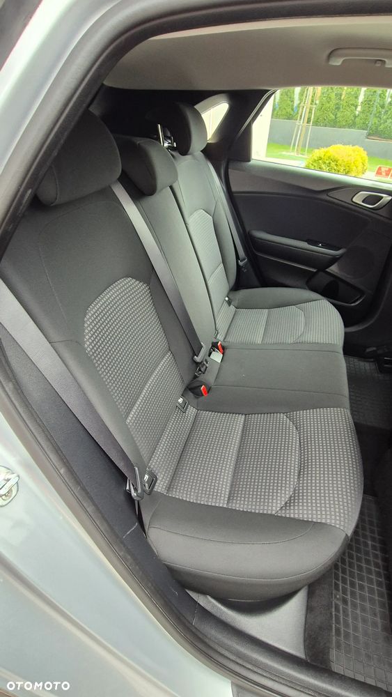Kia Ceed - 12