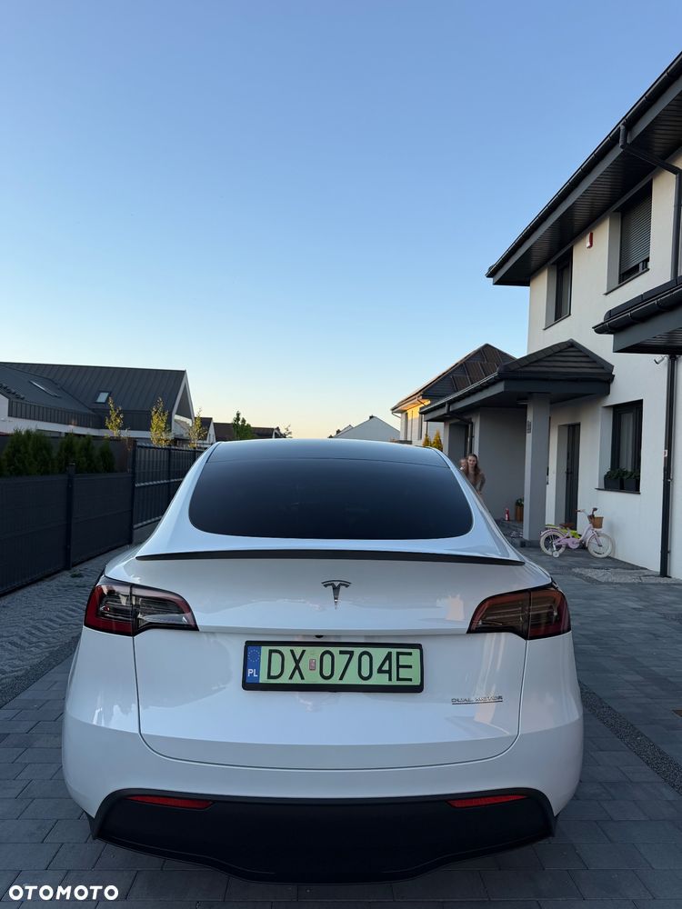 Tesla Model Y Performance AWD - 8
