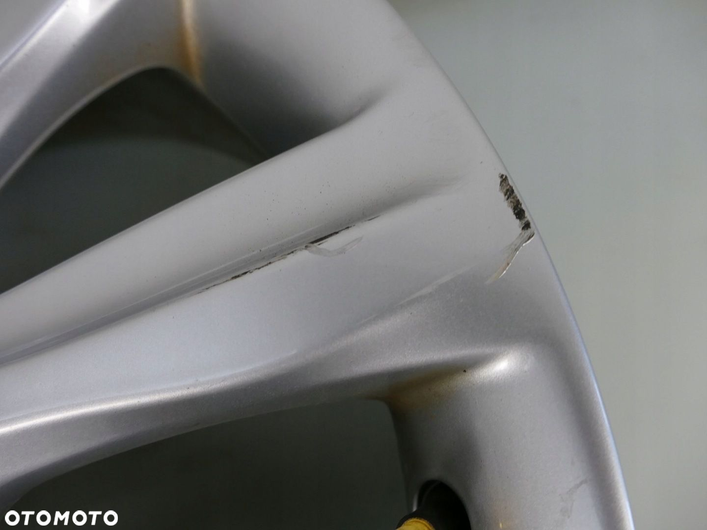 VOLVO V40 II FELGI ALUMINIOWE 7J x 17" 5x108 31381857 - 5