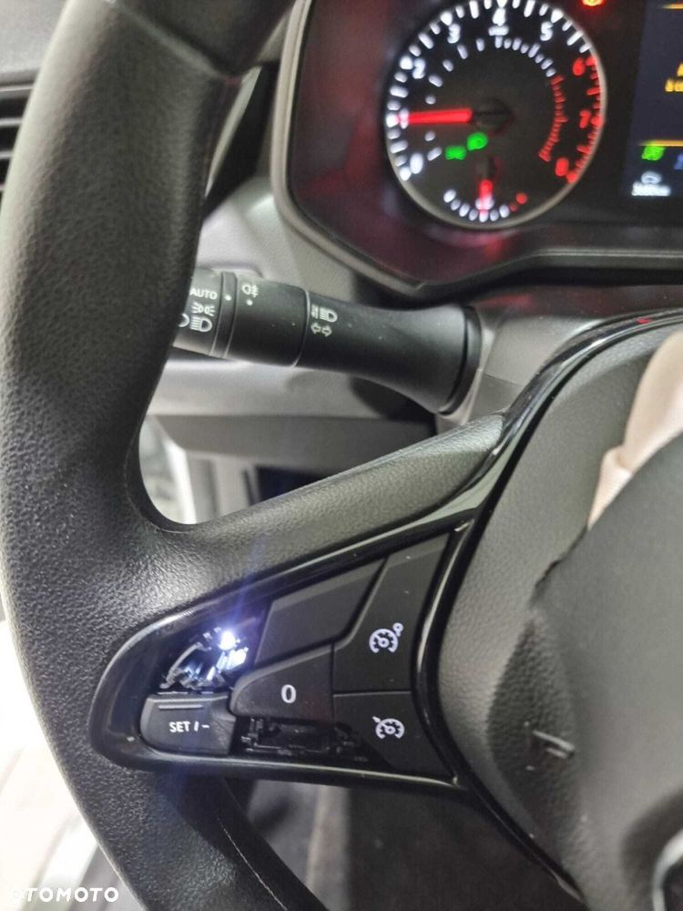 Renault Clio - 23